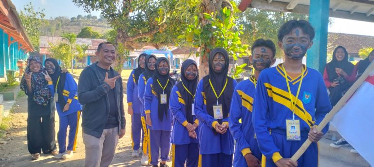 Pengukuhan PMR-Wira SMAN 4 Kota Bima pada hari Minggu,  6 Oktober 2024